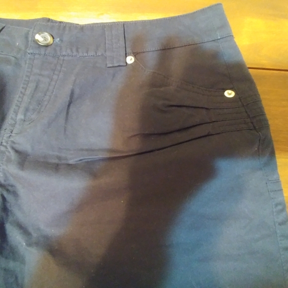 NWT black Bermuda shorts - Picture 2 of 4